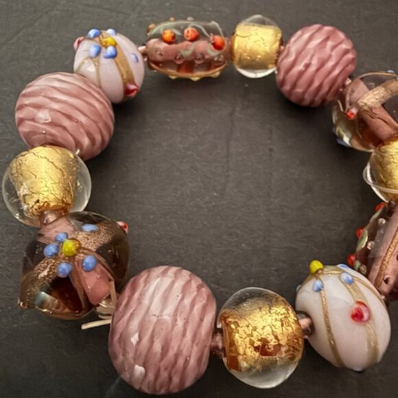 Beautiful Papyrus Brand Mauve/Gold Beaded Bracelet - Picture 2 of 6